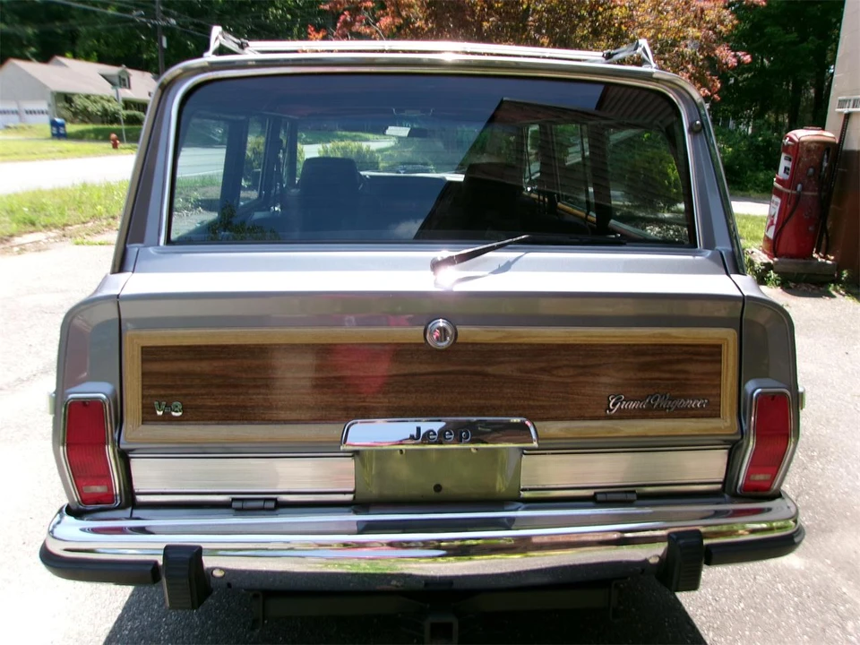 1991 Jeep SJ Grand Wagoneer - Image 11 of 31