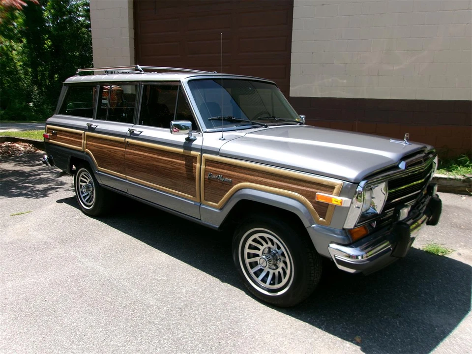 1991 Jeep SJ Grand Wagoneer - Image 23 of 31