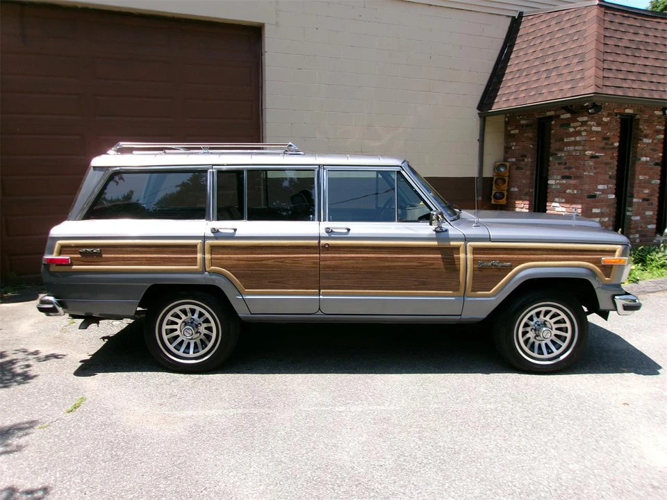 1991 Jeep SJ Grand Wagoneer - Image 19 of 31