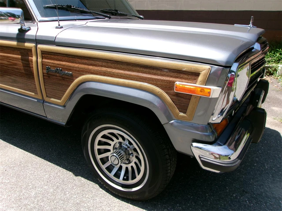 1991 Jeep SJ Grand Wagoneer - Image 17 of 31