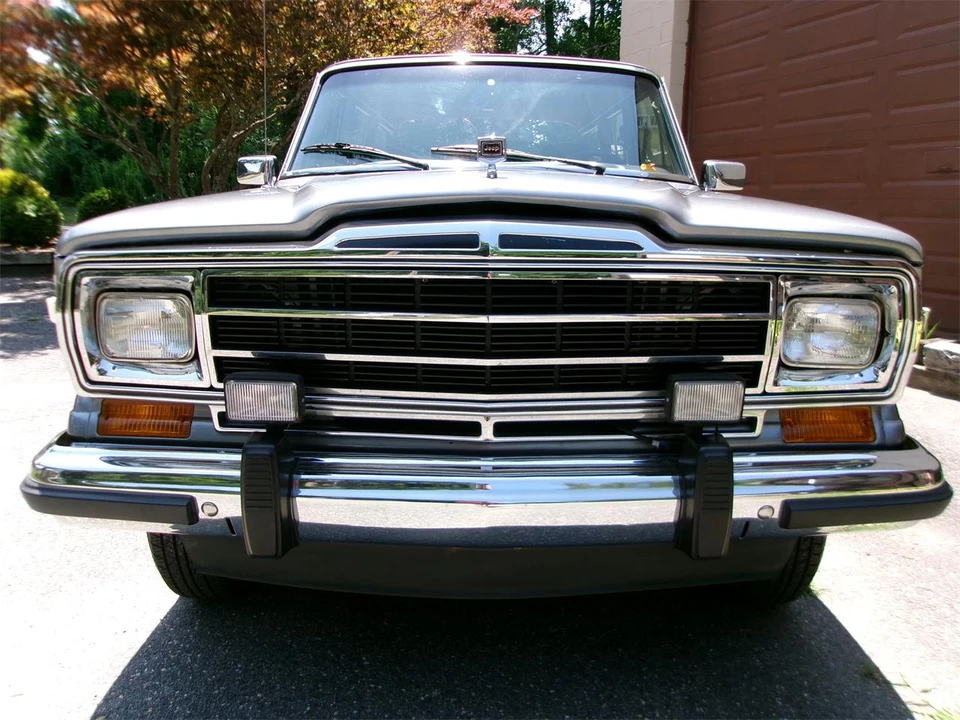 1991 Jeep SJ Grand Wagoneer - Image 25 of 31