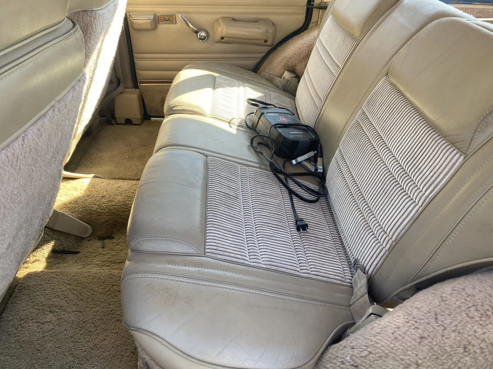 1991 Jeep SJ Grand Wagoneer - Image 25 of 31