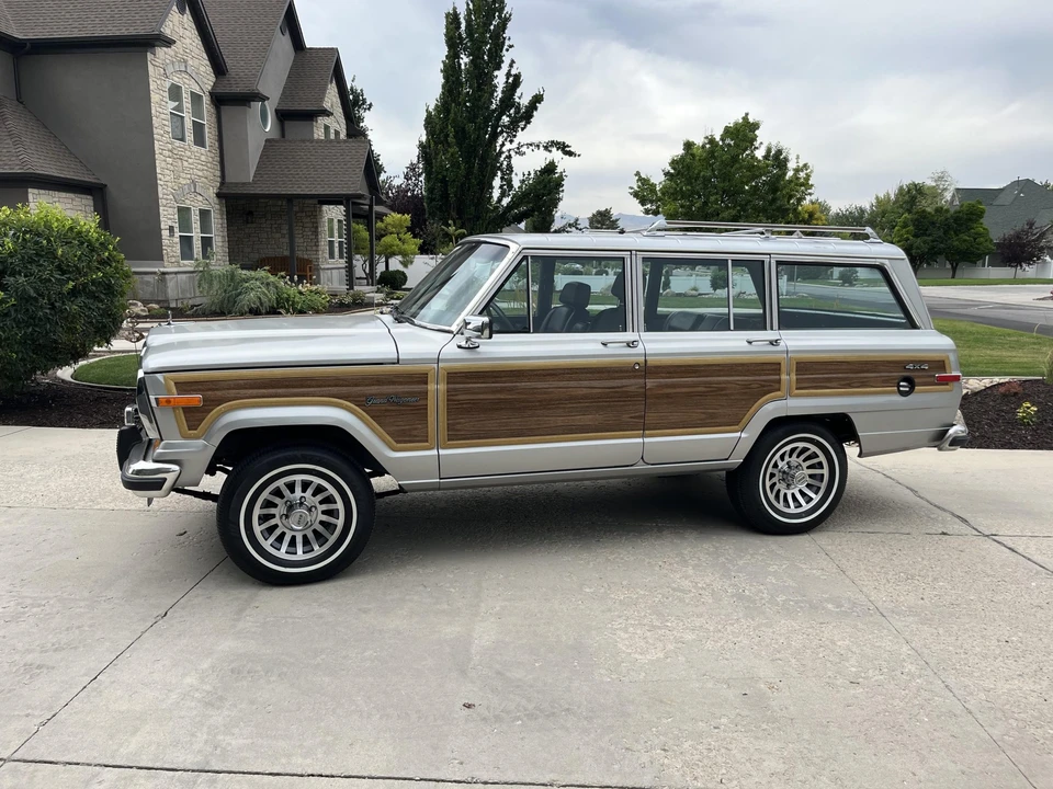 1991 Jeep SJ Grand Wagoneer - Image 12 of 31