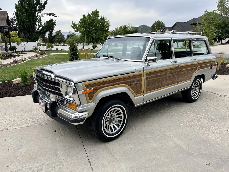 1991 Jeep SJ Grand Wagoneer - Image 2 of 31