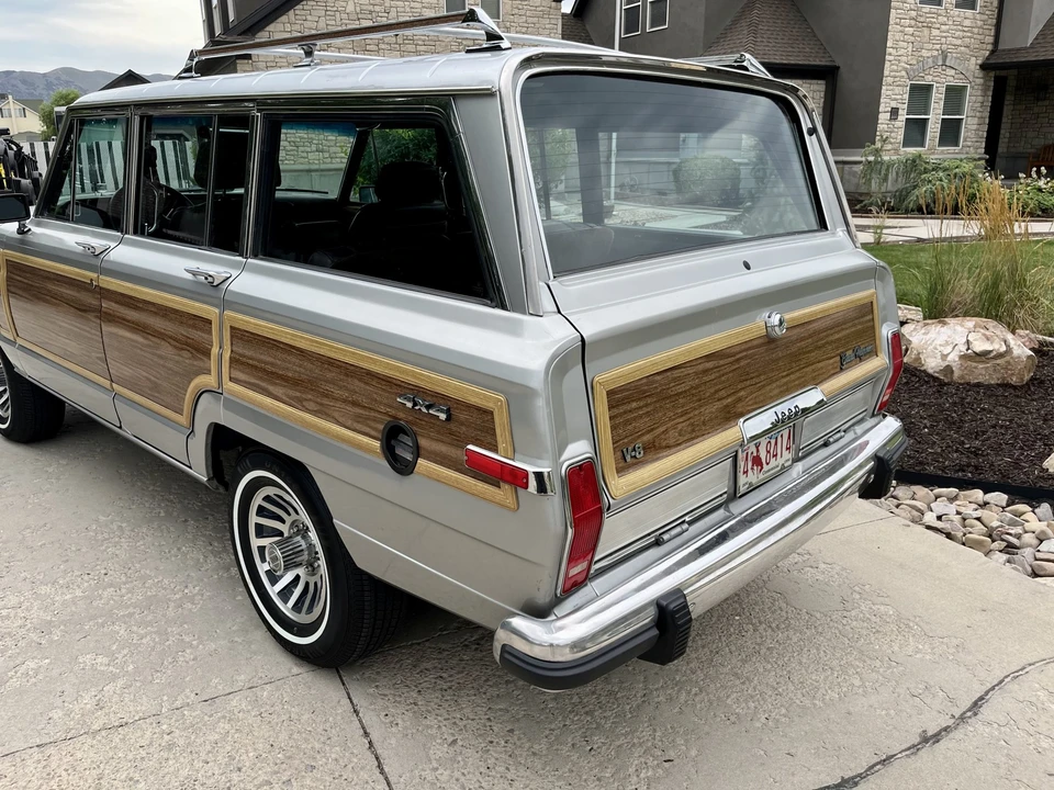 1991 Jeep SJ Grand Wagoneer - Image 9 of 31