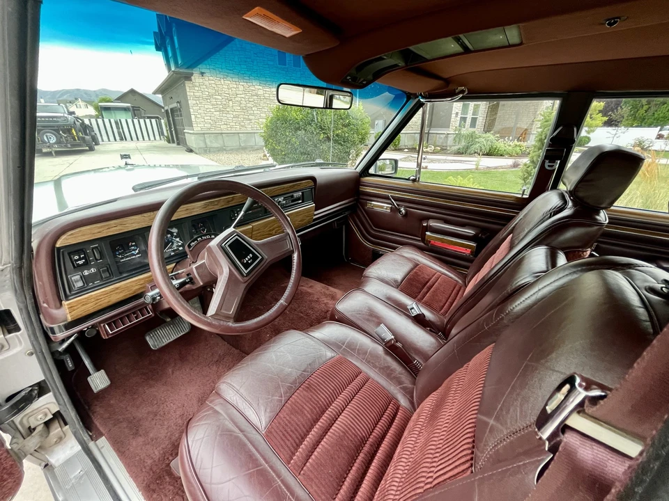 1991 Jeep SJ Grand Wagoneer - Image 25 of 31