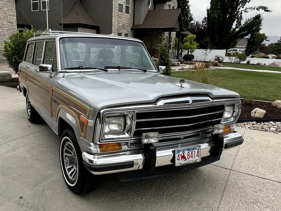 1991 Jeep SJ Grand Wagoneer - Image 5 of 31