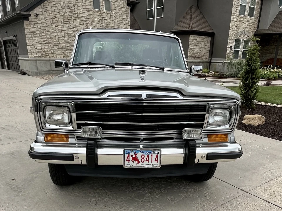 1991 Jeep SJ Grand Wagoneer - Image 4 of 31