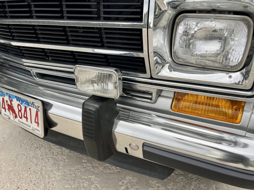 1991 Jeep SJ Grand Wagoneer - Image 14 of 31