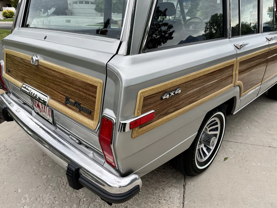 1991 Jeep SJ Grand Wagoneer - Image 17 of 31