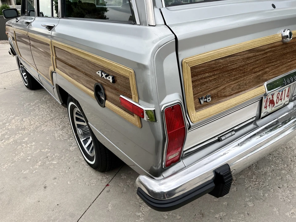 1991 Jeep SJ Grand Wagoneer - Image 18 of 31
