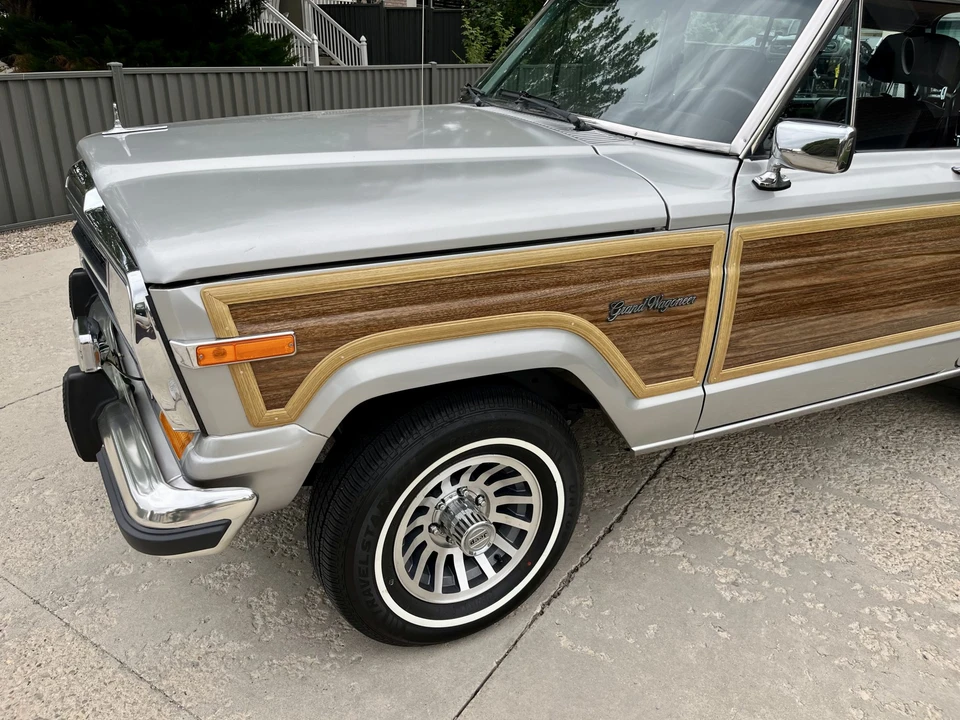 1991 Jeep SJ Grand Wagoneer - Image 13 of 31