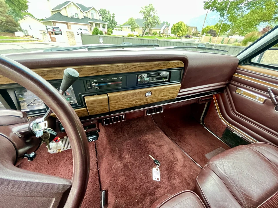 1991 Jeep SJ Grand Wagoneer - Image 28 of 31