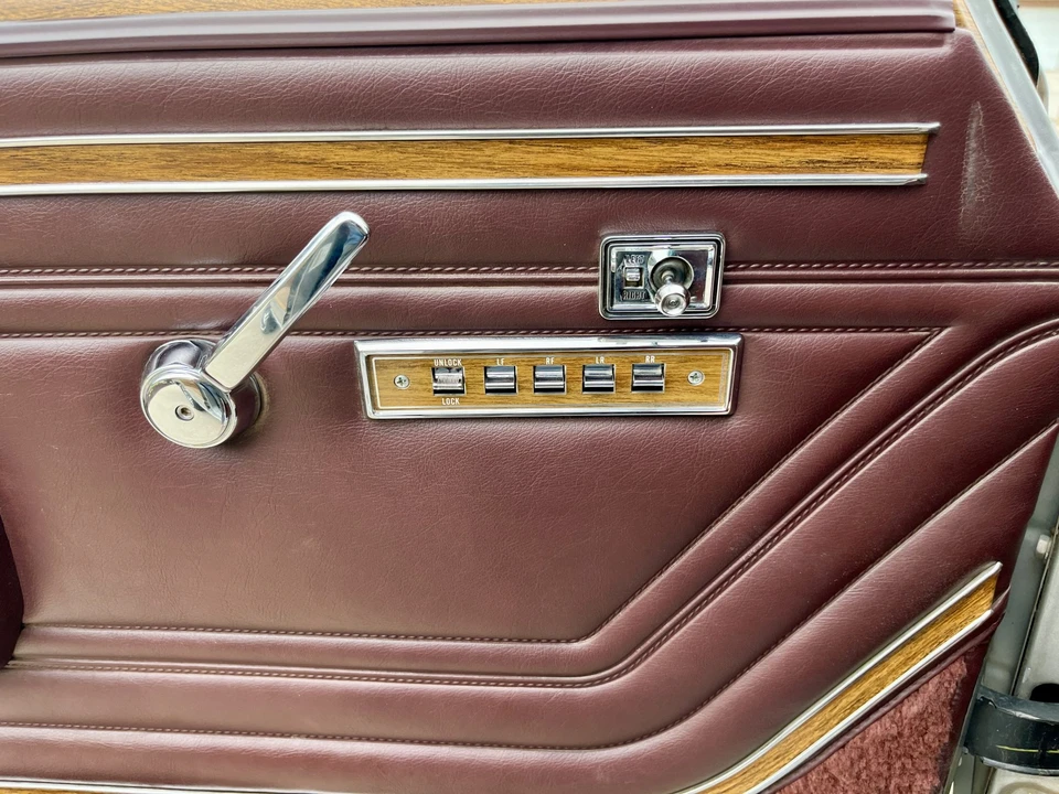 1991 Jeep SJ Grand Wagoneer - Image 26 of 31