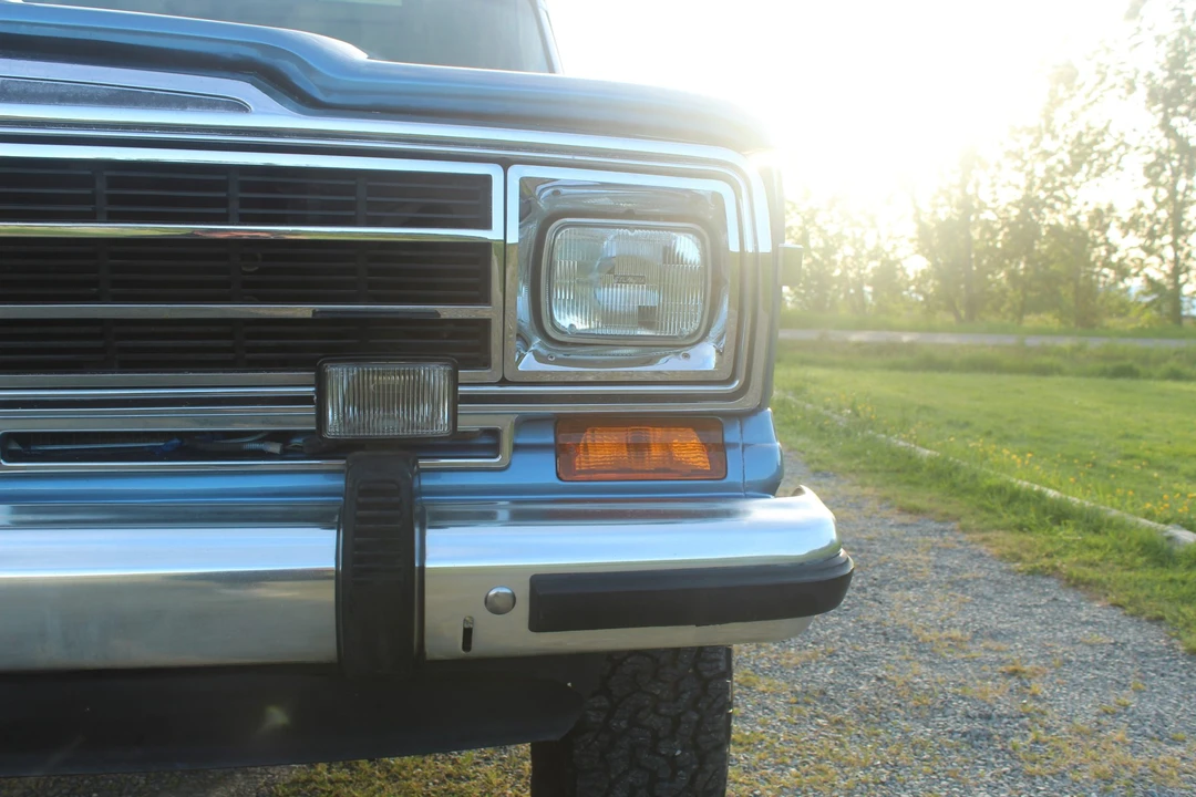 1991 Jeep SJ Grand Wagoneer - Image 25 of 31