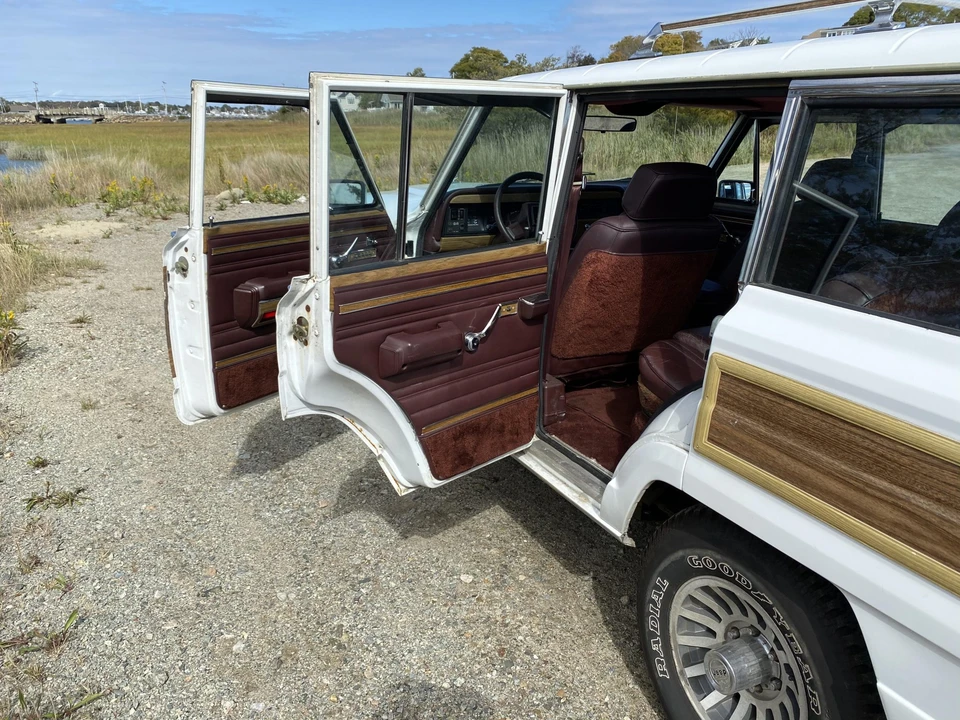 1991 Jeep SJ Grand Wagoneer - Image 17 of 31