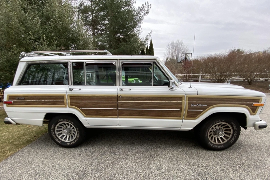 1991 Jeep SJ Grand Wagoneer - Image 7 of 31