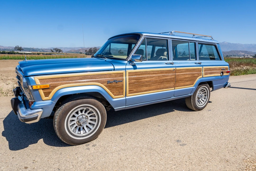 1991 Jeep SJ Grand Wagoneer - Image 2 of 31