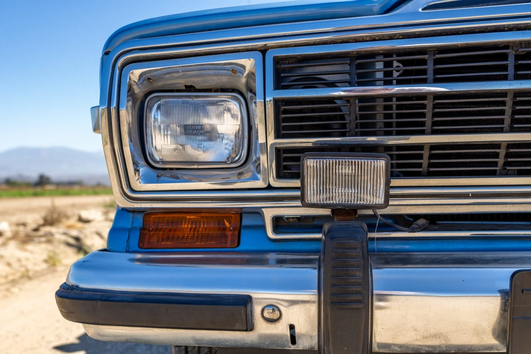 1991 Jeep SJ Grand Wagoneer - Image 18 of 31