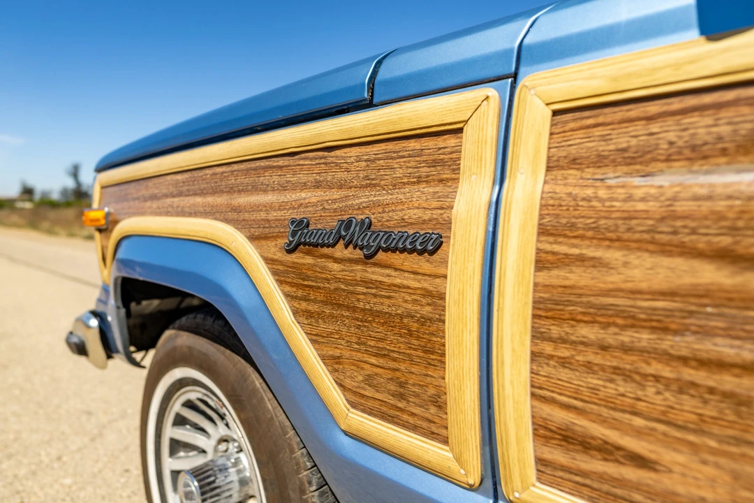 1991 Jeep SJ Grand Wagoneer - Image 23 of 31