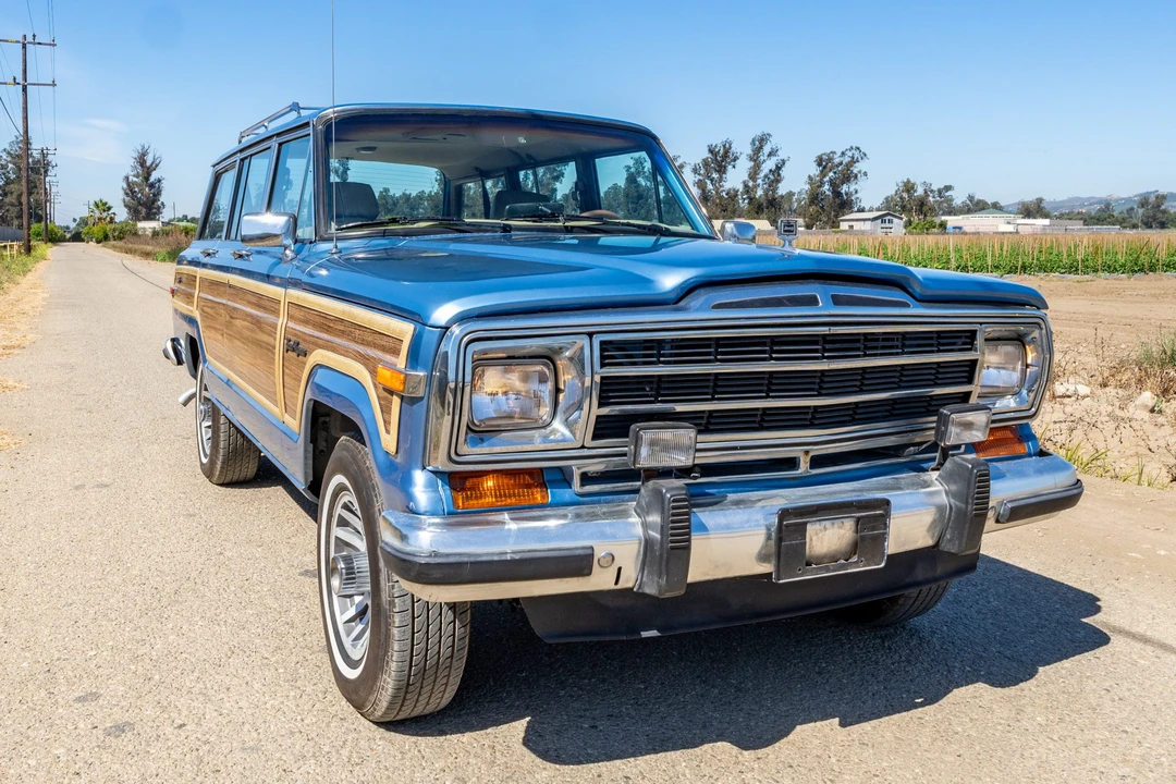 1991 Jeep SJ Grand Wagoneer - Image 4 of 31