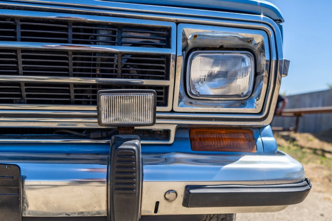 1991 Jeep SJ Grand Wagoneer - Image 20 of 31