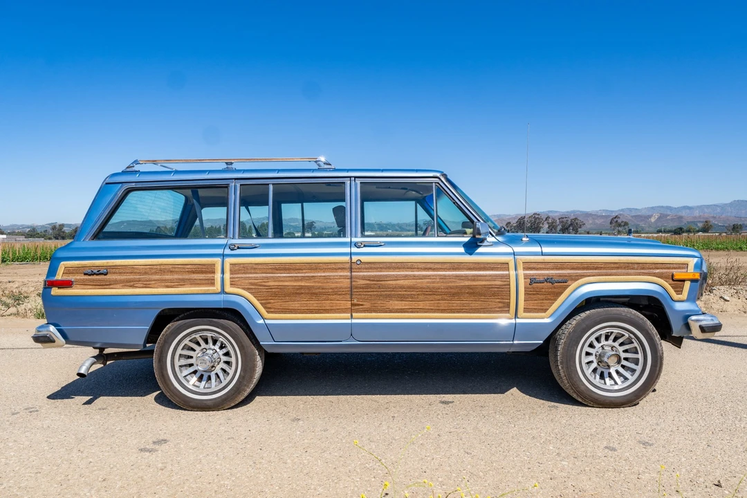 1991 Jeep SJ Grand Wagoneer - Image 8 of 31