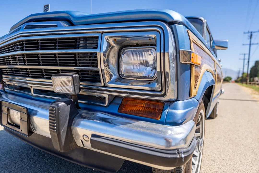 1991 Jeep SJ Grand Wagoneer - Image 21 of 31