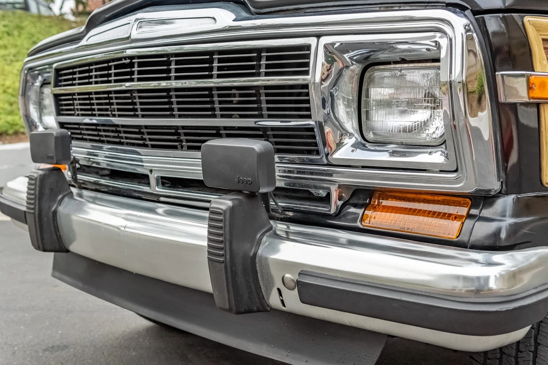 1991 Jeep SJ Grand Wagoneer - Image 17 of 31