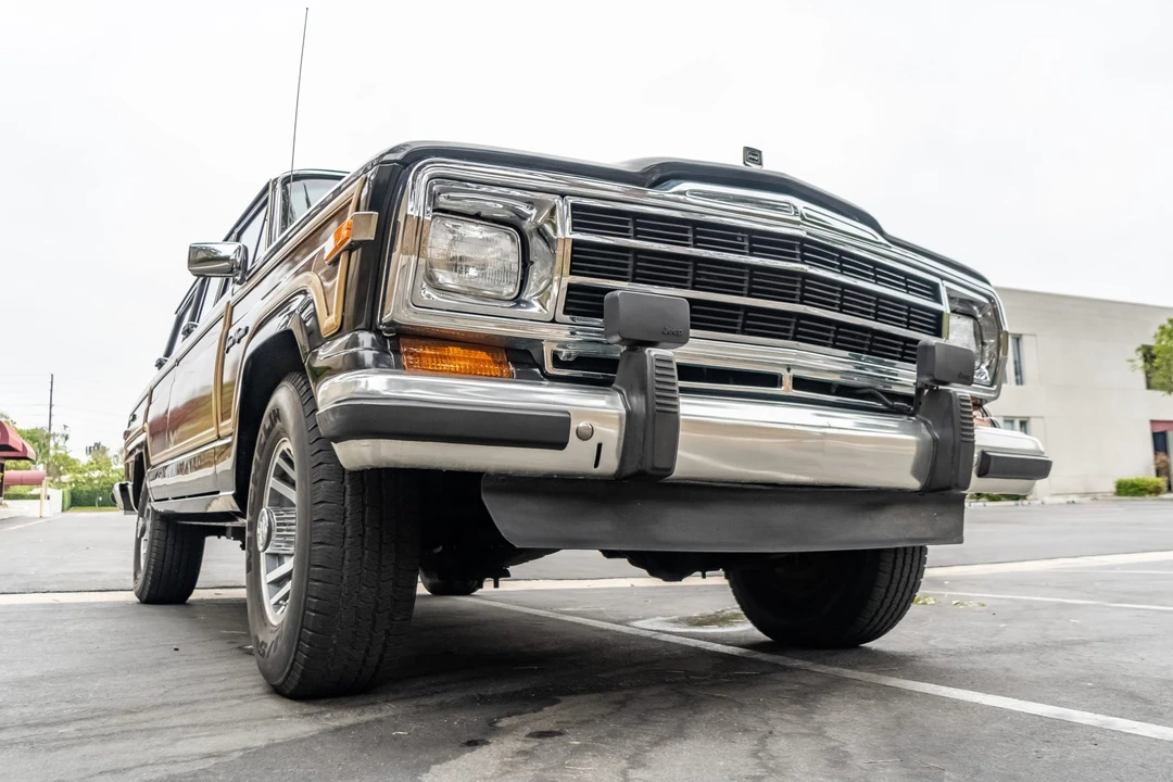 1991 Jeep SJ Grand Wagoneer - Image 13 of 31