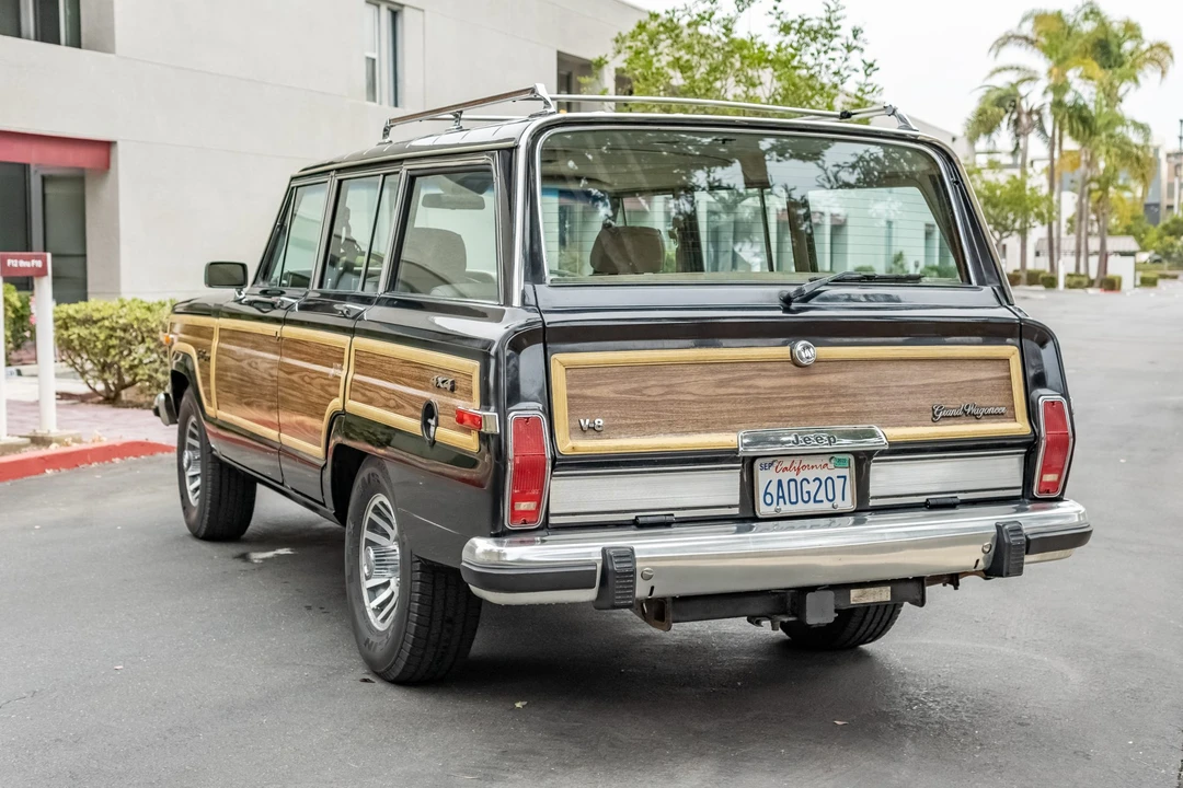 1991 Jeep SJ Grand Wagoneer - Image 6 of 31
