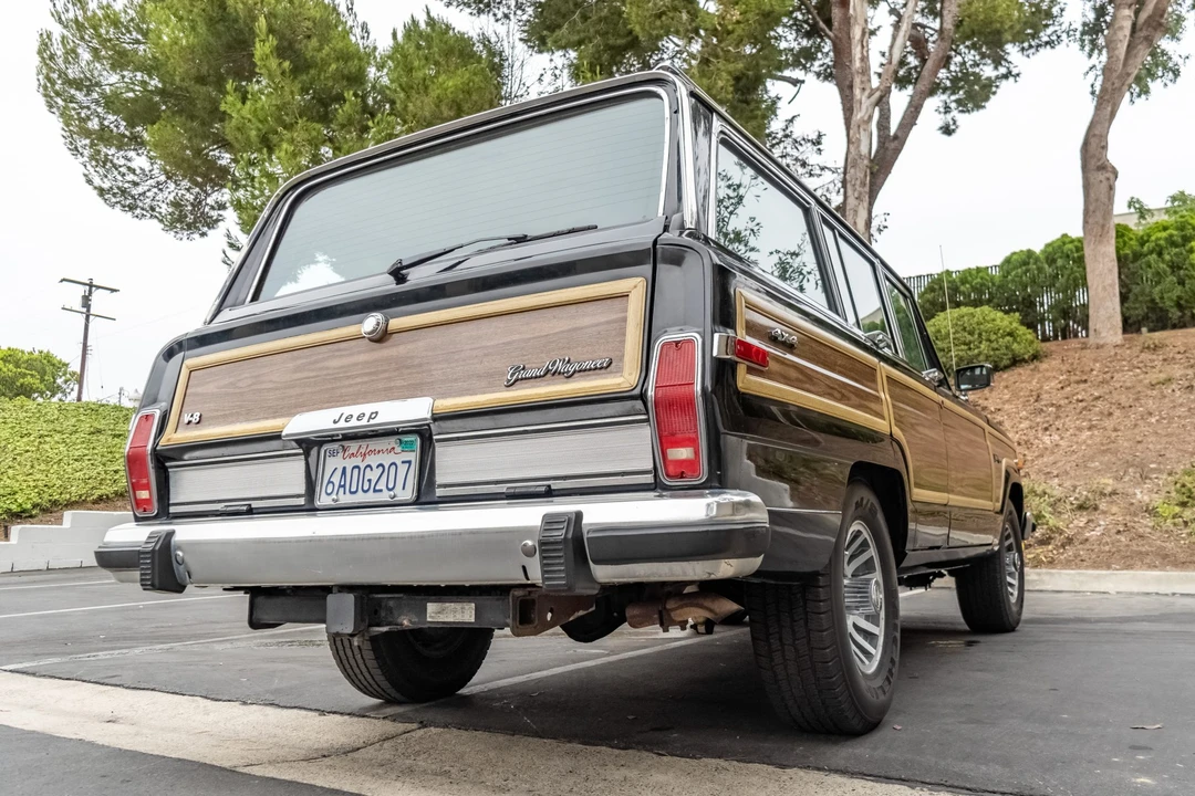 1991 Jeep SJ Grand Wagoneer - Image 11 of 31