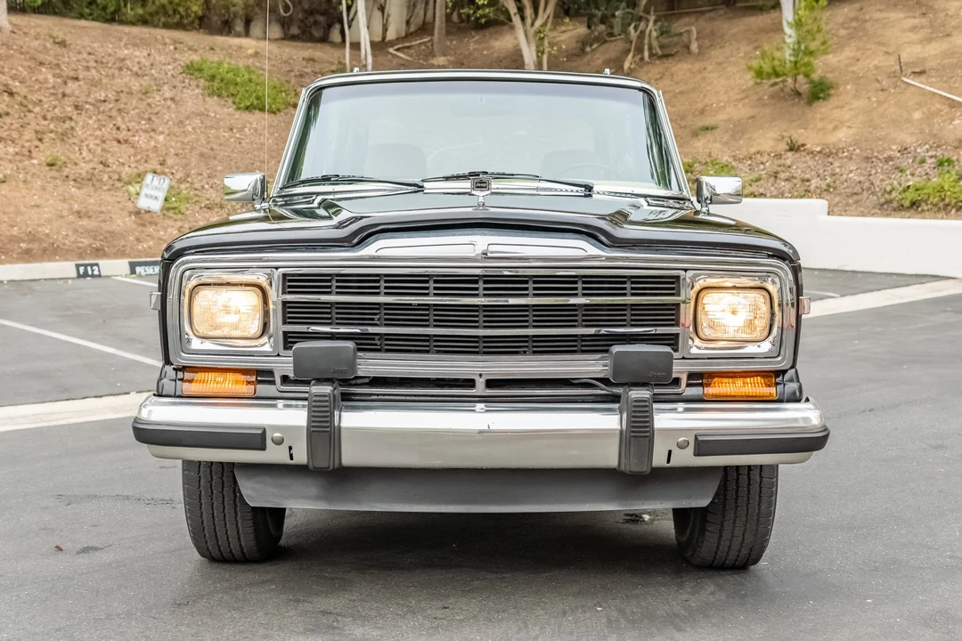 1991 Jeep SJ Grand Wagoneer - Image 15 of 31