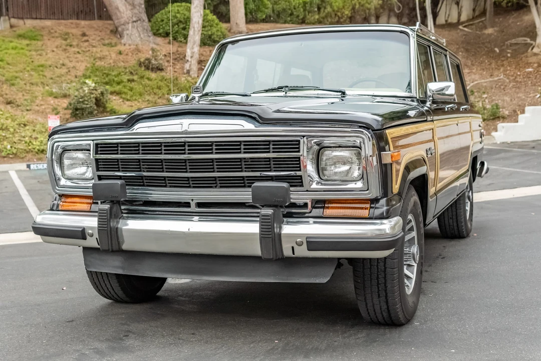 1991 Jeep SJ Grand Wagoneer - Image 2 of 31