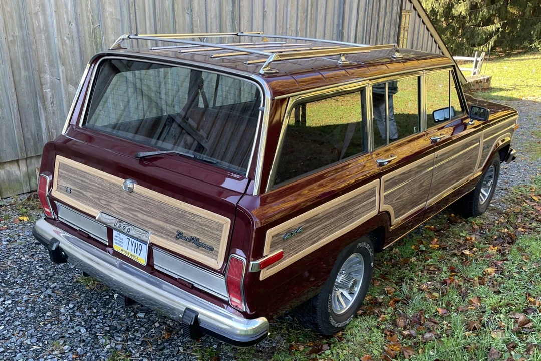 1991 Jeep SJ Grand Wagoneer - Image 18 of 31