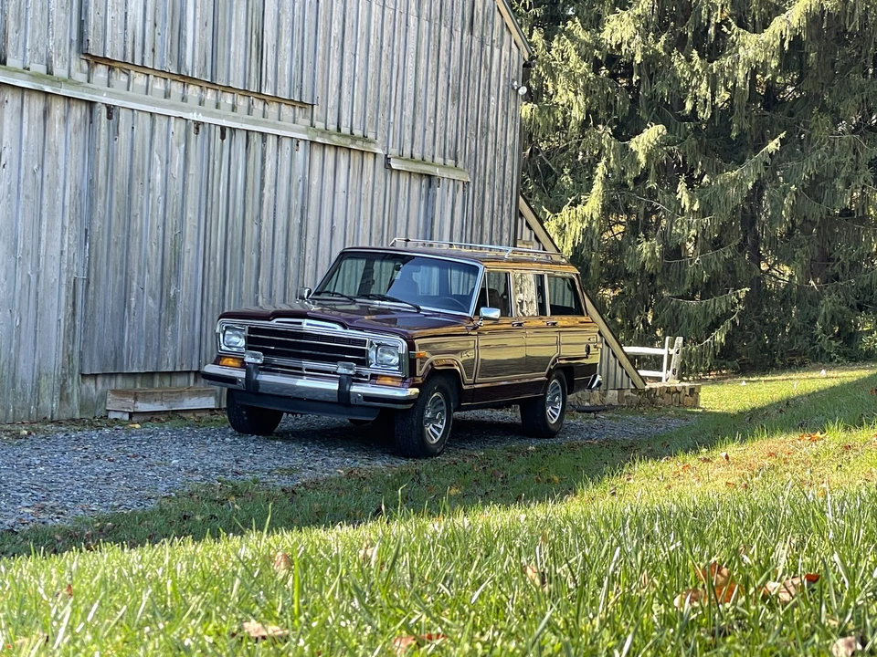 1991 Jeep SJ Grand Wagoneer - Image 2 of 31