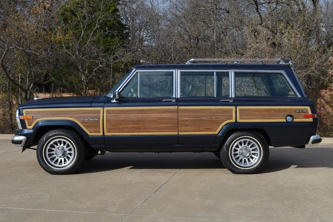 1991 Jeep SJ Grand Wagoneer - Image 19 of 31