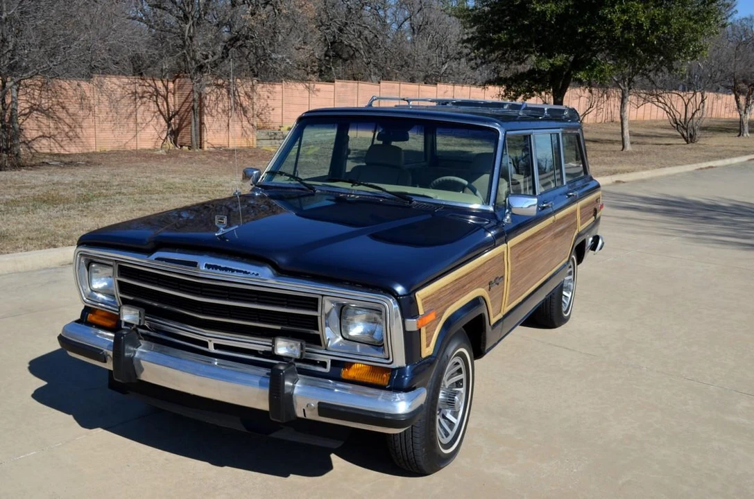 1991 Jeep SJ Grand Wagoneer - Image 5 of 31