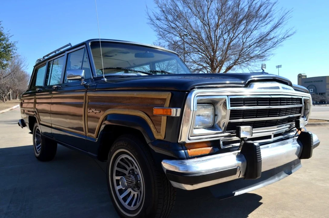 1991 Jeep SJ Grand Wagoneer - Image 8 of 31