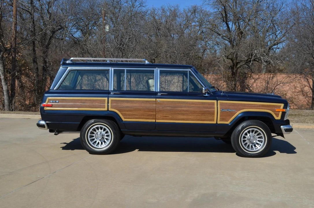 1991 Jeep SJ Grand Wagoneer - Image 11 of 31
