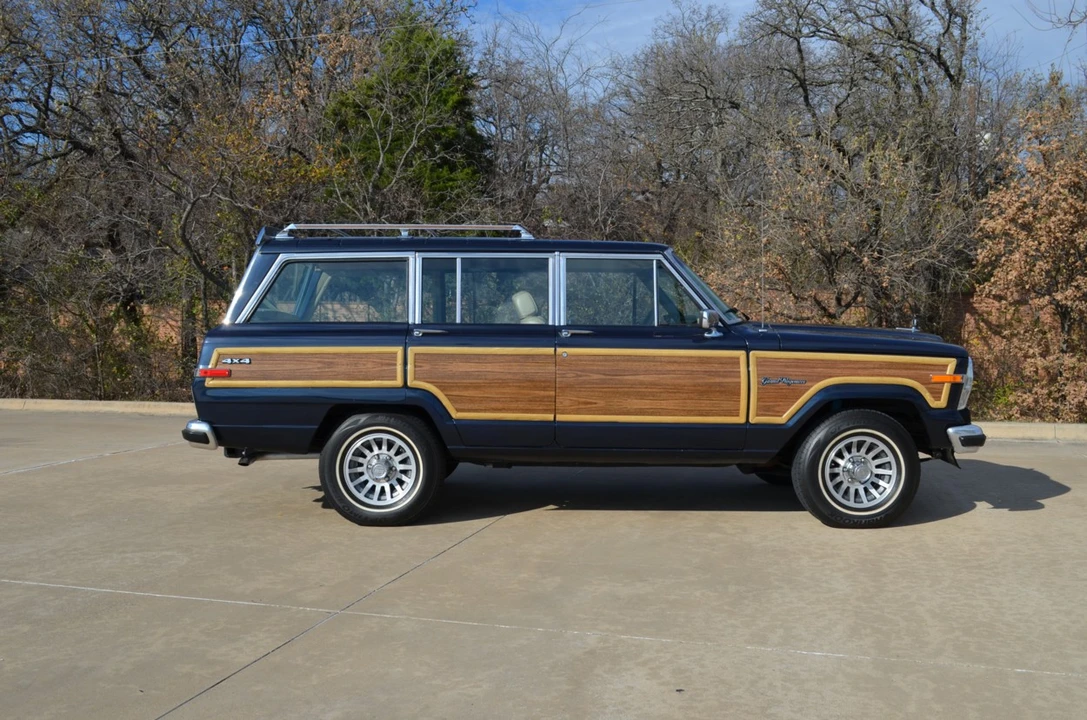 1991 Jeep SJ Grand Wagoneer - Image 10 of 31