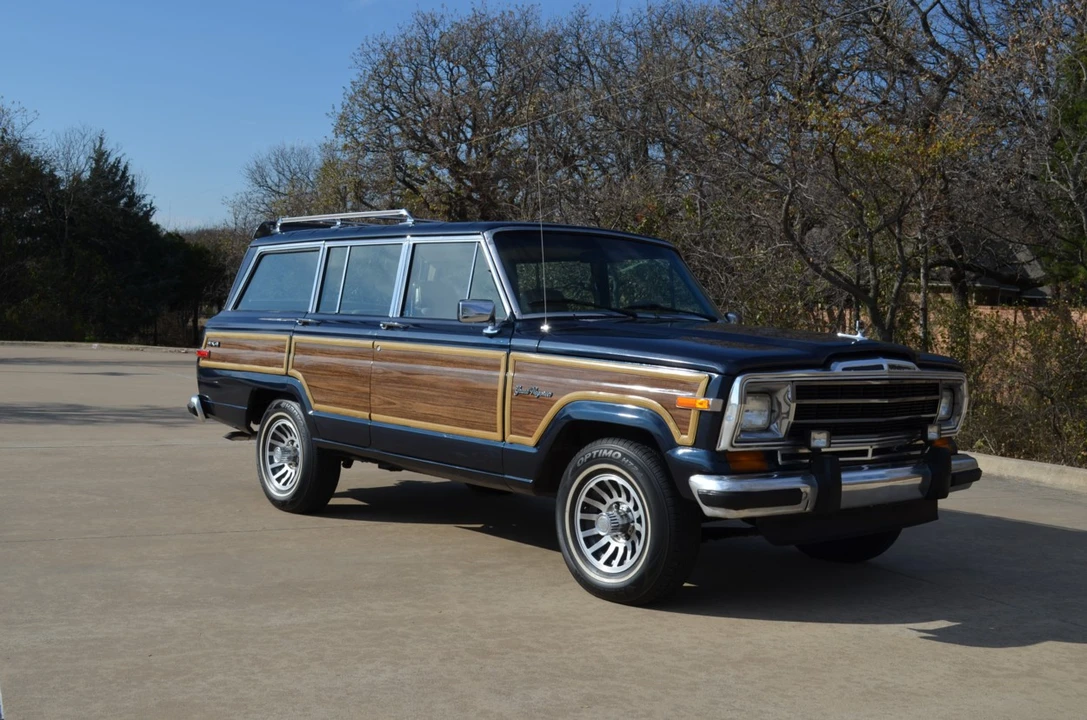 1991 Jeep SJ Grand Wagoneer - Image 9 of 31
