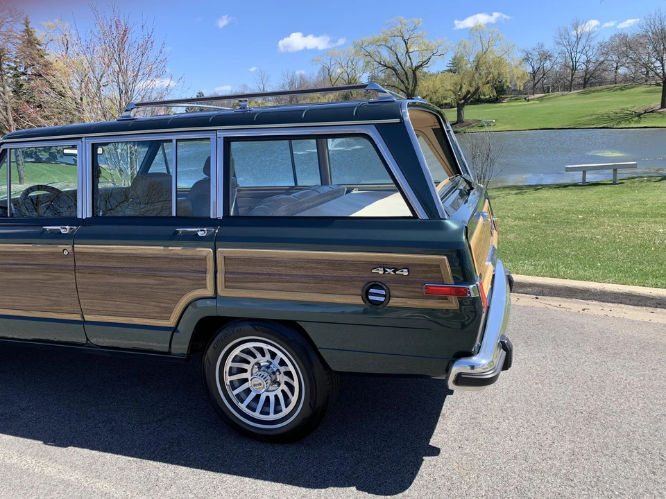 1991 Jeep SJ Grand Wagoneer - Image 20 of 31