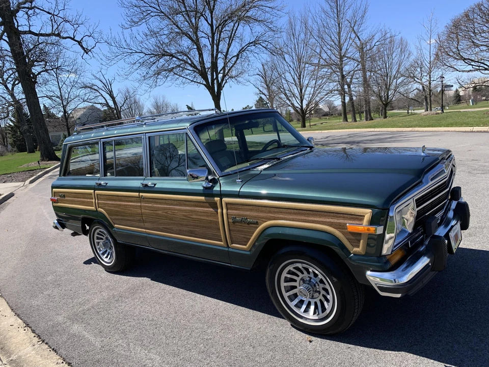 1991 Jeep SJ Grand Wagoneer - Image 5 of 31
