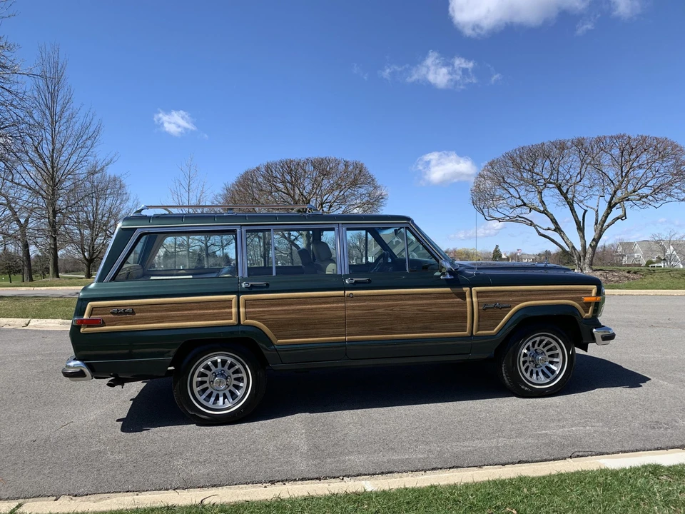 1991 Jeep SJ Grand Wagoneer - Image 4 of 31