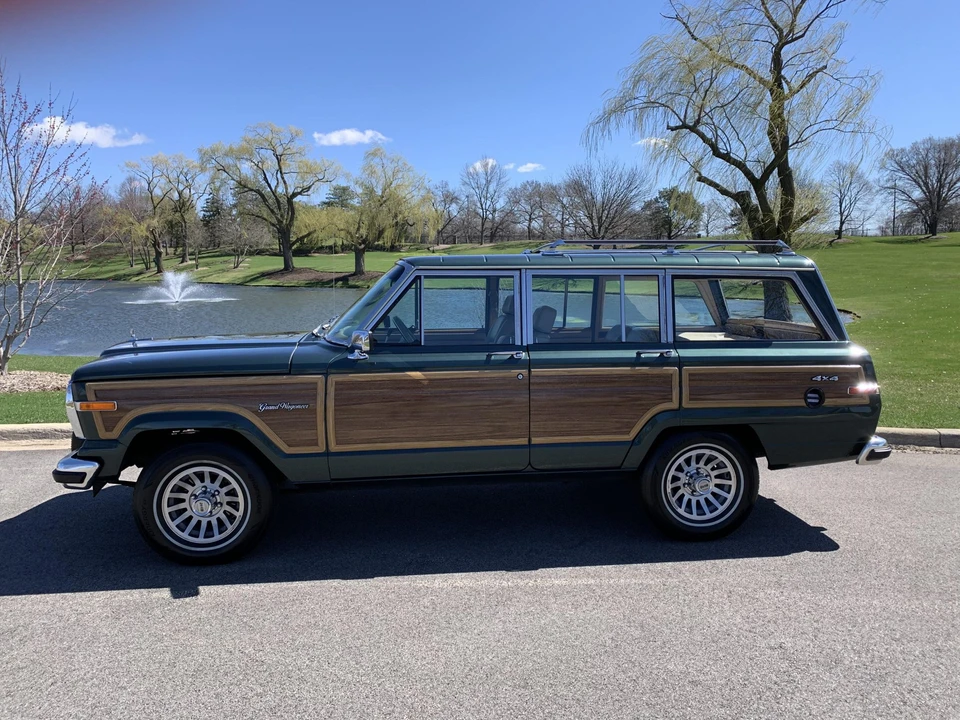 1991 Jeep SJ Grand Wagoneer - Image 2 of 31