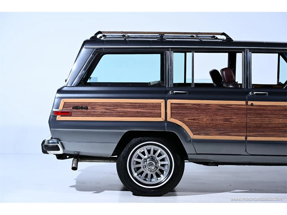 1991 Jeep SJ Grand Wagoneer - Image 11 of 31