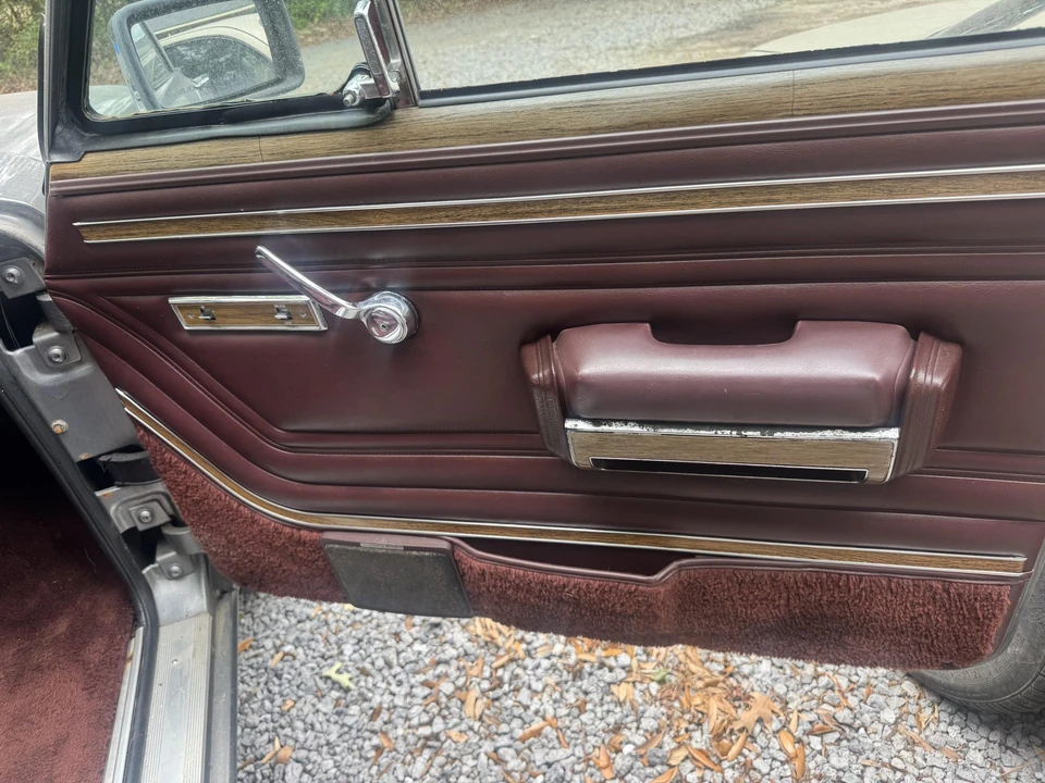 1991 Jeep SJ Grand Wagoneer - Image 16 of 31
