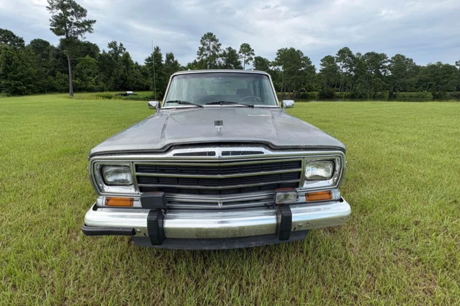 1991 Jeep SJ Grand Wagoneer - Image 2 of 31