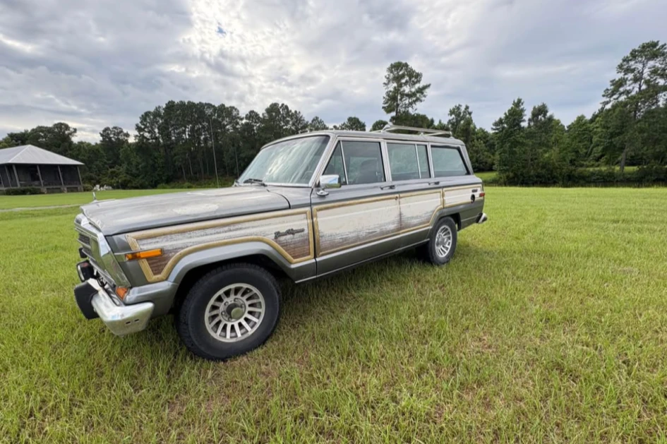 1991 Jeep SJ Grand Wagoneer - Image 3 of 31